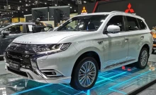 มิตซูบิชิ Mitsubishi Outlander PHEV GT ปี 2020