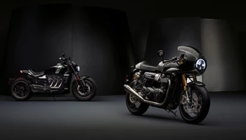 Triumph เผยโฉมรถมอเตอร์ไซค์ "New Thruxton TFC" และรถต้นแบบ "Rocket TFC"