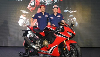 AP Honda นำนิกกี้ เฮเด้น อดีตแชมป์ MOTO GP เปิดตัว All New Honda CBR1000RR 2017