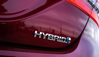 ข่าวดี! ผู้ใช้รถยนต์ไฮบริด โตโยต้าพร้อมผลิตแบตเตอรี่ในไทยแล้ว