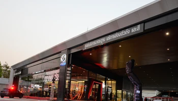 พระนคร ยนตรการ ทุ่ม 1.5 พันล้าน เปิดโชว์รูมใหม่ Mazda 4 แห่งย่านเศรษฐกิจ