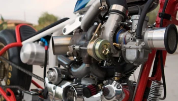 Harley-Davidson สไตล์ HOT-RODDED ผูกโบโดยสำนัก DP CUSTOMS