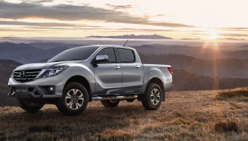 รถกระบะรุ่นพิเศษเพิ่มชุดแต่งและออปชั่นเพียบ