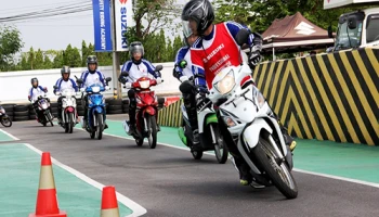 SUZUKI RIDING SCHOOL จบครบวงจรในที่เดียว