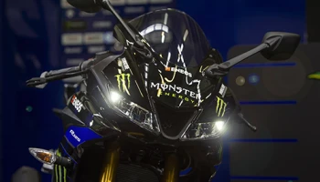 ยามาฮ่า ประเดิมธีมลายโมโตจีพีใหม่กับ R125 !