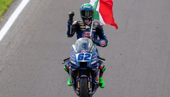 สเตฟาโน มานซี ระเบิดฟอร์มเก่ง! ควบ Yamaha YZF-R9 คว้าดับเบิ้ลแชมป์ WorldSSP สนาม 4 ที่ เครโมน่า เซอร์กิต ประเทศอิตาลี