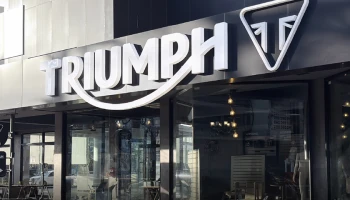 Triumph ผนึก ดีลเลอร์ Triumph หาดใหญ่ ดูแลลูกค้าระยะฟื้นฟูหลังวิกฤตน้ำท่วมภาคใต้ ตอกย้ำความรับผิดชอบต่อสังคม