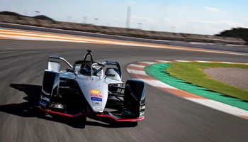 ทีม Nissan e.dams คว้าที่สอง ในศึกการแข่งขันรถสูตร 1 พลังงานไฟฟ้าล้วน Formula-E
