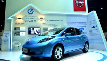 Nissan ผู้นำเทคโนโลยีไร้มลพิษ โชว์รถยนต์ไฟฟ้า "นิสสัน ลีฟ" ในงาน Thailand Industry Expo 2015