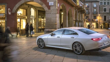 สุดยอดยนตรกรรมสปอร์ตอัจฉริยะรุ่นล่าสุดในตระกูล CLS