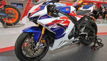 Honda CBR1000RR-R ฉลองครบรอบ 30 ปี 1.49 ล้านบาท 5 คันในไทย!