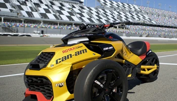 Spyder F3 Concept พลัง 3 สูบ เทอร์โบ 150 แรงม้า