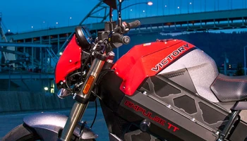 Victory EMPULSE TT มอเตอร์ไซค์ไฟฟ้า 54 แรงม้าที่น่าขี่ที่สุด