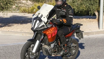 KTM คอนเฟิร์ม 800cc มาแน่ คาดว่าเป็น 800 Duke และ 800 Adventure
