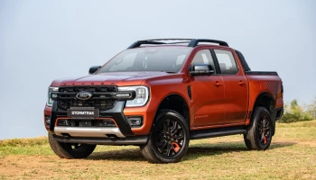 ฟอร์ด Ford Ranger Double Cab Ranger Stormtrak 2.0L Bi-Turbo HR 4x4 10AT ปี 2023
