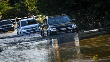 Chevrolet ฝ่าน้ำท่วมร่วมช่วยเหลือผู้ประสบภัยใต้