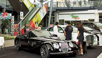 "Mitsuoka" เข้าร่วมจัดแสดงรถยนต์ในงาน Ayutthaya City Park Auto Show 2015