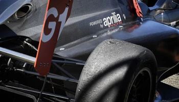 Aprilia จับเครื่อง V-Four 1,000 ลงในรถ Griiip G1 คว้าชัยครั้งแรก