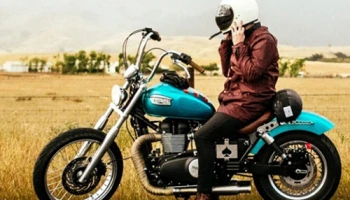 Triumph Bonneville Bobber แต่งหล่อโดย British Customs