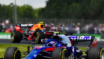 Alex Albon ถูกดันขึ้นทีม Red Bull Racing ประกบคู่ Verstappen ในศึก F1