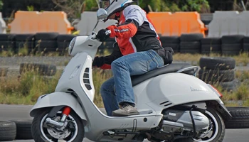 Vespa GTS Media Day สัมผัสสุดยอดประสบการณ์กับรุ่น GTS Super 300 ABS และ GTS Super 150 i-Get ABS ใหม่