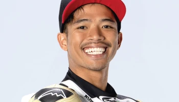 ก้อง สมเกียรติ สร้างประวัติศาสตร์เป็นนักแข่งชาวไทยคนแรกที่จะเข้าร่วมการแข่งขัน MotoGP 2025 หลัง Honda LCR เซ็นสัญญา 2 ปี