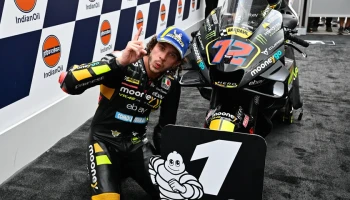 Bezzecchi คว้าชัยใน #IndianGP ส่วน Bagnaia พลาดล้มทำให้คะแนนสะสม Martin ไล่จ่อเพียง 13 แต้ม
