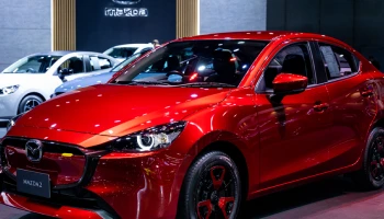 Mazda ส่งรถลุยงาน แบงค็อก ออโต ซาลอน พร้อม New Mazda2 รุ่นพิเศษ Rookie Drive และ Clap Pop เอาใจคนชอบแต่งรถ