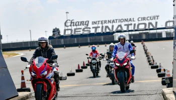 ฮอนด้าบิ๊กไบค์ บุกสนามช้างฯ จัดกิจกรรม Honda E-Clutch Road Show Pro Rider เตรียมลุยต่อที่โคราช 11-12 พ.ค. นี้