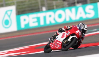 ไม้คิว-เกียรติศักดิ์ ดาวรุ่งนักบิดไทยจากโครงการ ฮอนด้า เรซ ทู เดอะ ดรีม คว้าดับเบิ้ลท็อป 5 ศึกเอเชีย ทาเลนต์ คัพ สนาม 3 ที่อินโดนีเซีย