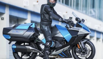 Kawasaki Ninja H2 มอเตอร์ไซค์เครื่องสันดาปไฮโดรเจน ทดสอบครั้งแรกต่อสาธารณชน