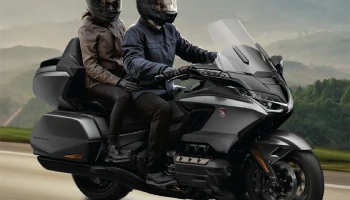 ฮอนด้าบิ๊กไบค์ เปิดตัว New GOLDWING ที่มากับสีใหม่ ช่วยเสริมความดุดันเรียบหรู ยกระดับความเป็นสปอร์ตทัวริ่งขั้นสุด ในราคา 1.355 ล้านบาท