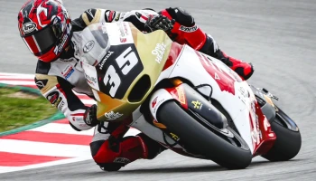 ก้อง-สมเกียรติ สู้เต็มที่แต่โดนชนล้มที่โค้ง 1 ในโมโตทู ด้าน ก๊องส์-ธัชกร บิดไล่บี้คว้าท็อป 22 ในโมโตทรี ที่คาตาลัน จีพี