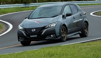 นิสสัน ลีฟ อี-พลัส (LEAFe+) รถยนต์ไฟฟ้ามอเตอร์คู่ AWD 300 กว่าแรงม้า