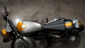 Yamaha โชว์ "Palhegyi" SCR950 แบบคัสตอม