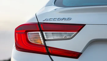 Honda Accord ใหม่ เผยโฉมพร้อมเครื่องยนต์ใหม่พลัง 252 แรงม้า เกียร์ Auto 10 สปีด