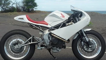 เมื่อ Honda CBR250RR โดนจับเปลี่ยนแนวเป็นคาเฟ่ เรเซอร์