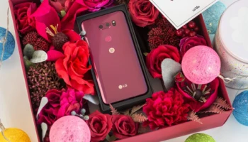 แกะกล่อง LG V30 Raspberry Rose เวอร์ชั่นฉลองเทศกาล Valentine's Day กับหีบห่อที่ชวนให้เซอร์ไพรส์