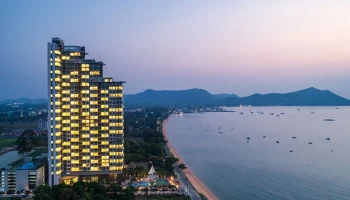 เดลมาเล่ย์ บางเสร่ บีชฟรอนท์ (Delmare Bangsaray Beachfront)