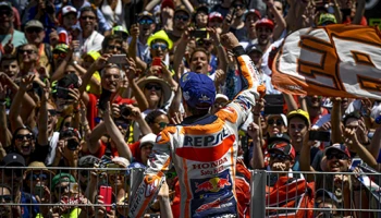 มาร์เกซ คว้าชัย ลอเรนโซ่ สไตรค์กลุ่มผู้นำกวาด โดวิซิโอโซ่, บีญาเลส, รอสซี่ ออกจากการแข่งขัน CatalanGP