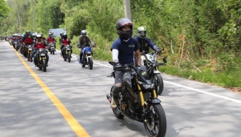 เอ็กคลูซีฟทริป ยามาฮ่า M-SLAZ บิดตามรอย "อยู่ที่เรา"