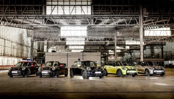 MINI 3 ประตู และ Convertible ใหม่พร้อมเลือกรับ Wall Charge หรือผ่อน 9,900 บาทต่อเดือน!!