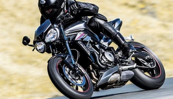 Triumph Street Triple 2017 พร้อมจำหน่ายในมาเลเซียเมษายนนี้ คนไทยอาจมีลุ้น!