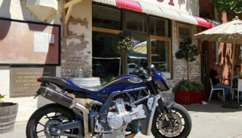 PGM 2.0 Liter V8 334 HP จรวด 2 ล้อตัวจริง