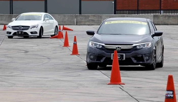 โดนใจนักศึกษา "ขับเป็น..ขับปลอดภัย กับสื่อสากล" เต็มทุกรอบ