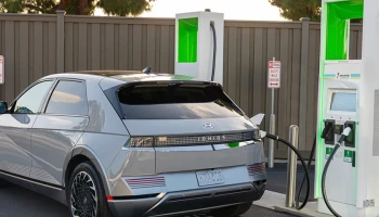 แก้เผ็ดคนจอดแช่! Electrify America เพิ่มกลยุทธ์ไม่ให้รถ EV ชาร์จเต็ม 100% คุมกำเนิดนักสู้หน้าตู้ชาร์จ