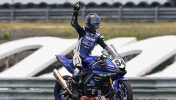 เชลล์-ศักดิ์ชัย คว้าชัยเรซ 2 ในศึก YAMAHA R3 bLU cRU Asia-Pacific Championship 2024 คว้าตั๋วลุย R3 bLU cRU World Cup ที่โปรตุเกส