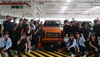 Mitsubishi เปิดโรงงานชวนลูกค้าเยี่ยมชมสายการผลิตและเครื่องยนต์ของ All-New Triton
