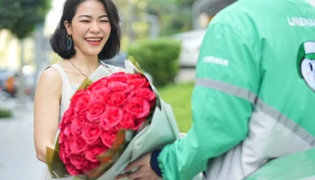 วาเลนไทน์ลดทั้งแอปฯ LINE MAN MART ร่วมเป็นสื่อรัก ส่งของขวัญ-ดอกไม้ พร้อมแปลงโฉมกล่องสีชมพูสุดใจฟู