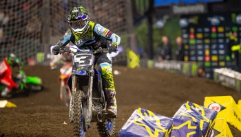 ทัพนักบิด MONSTER ENERGY YAMAHA STAR RACING พาเหรดซิวท็อป 7 แท็กทีมคว้าแต้มเปิดหัว AMA Supercross 2025